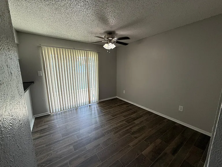 Maxton West Apartment Homes — Photo 113