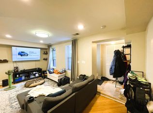1522 W Superior St #A, Chicago, IL 60642