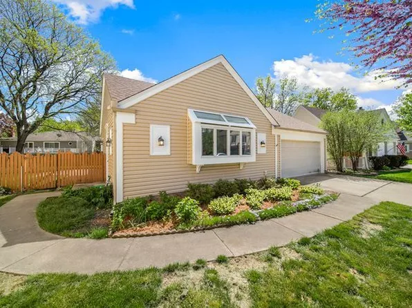 6631 Fernwood Dr, Lisle, IL 60532
