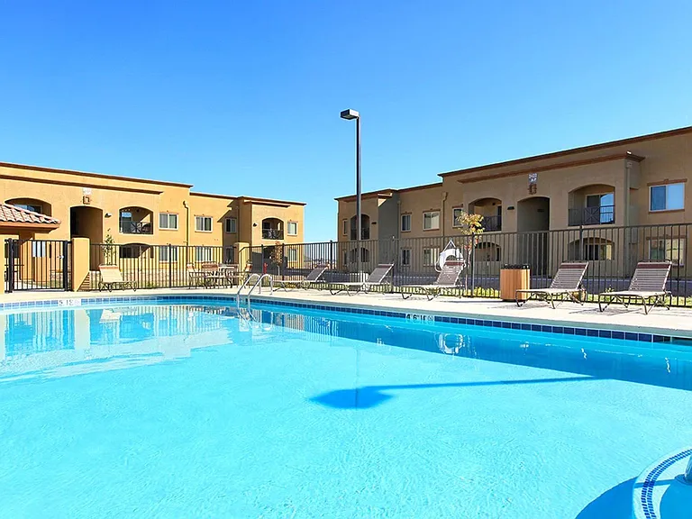 Raintree Apartments — Photo 22