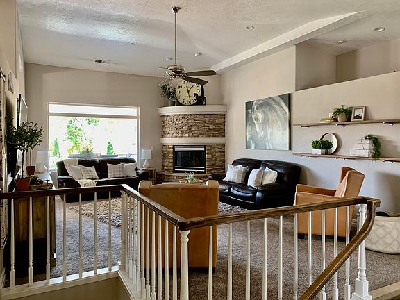 3rd image of 2037 S Sanford Pl