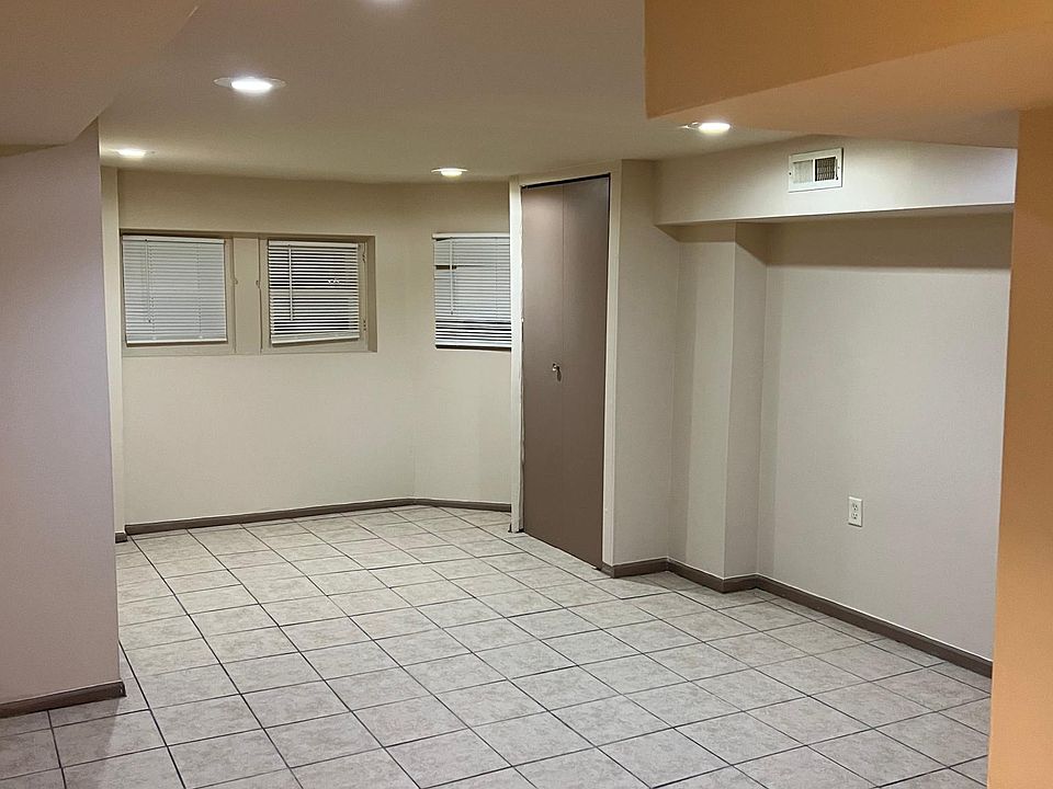 1st image of 5558 W Gladys Ave