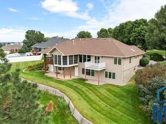 5th image of 4859 Bradford Ln