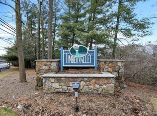 271 Redwood Ct, Ramsey, NJ 07446