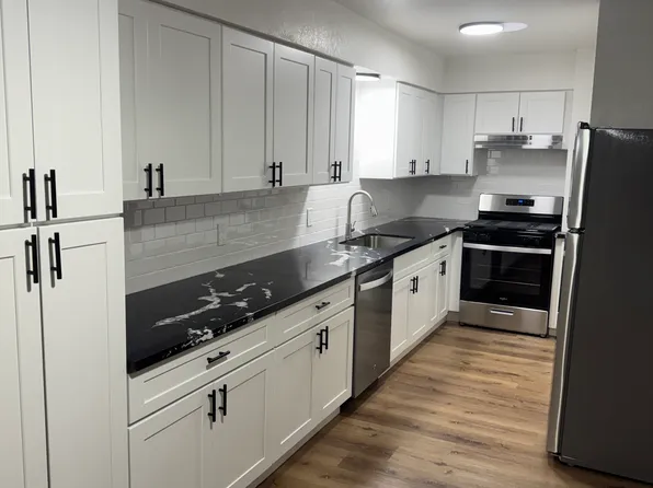 332 W Holland Ave #A, Clovis, CA 93612
