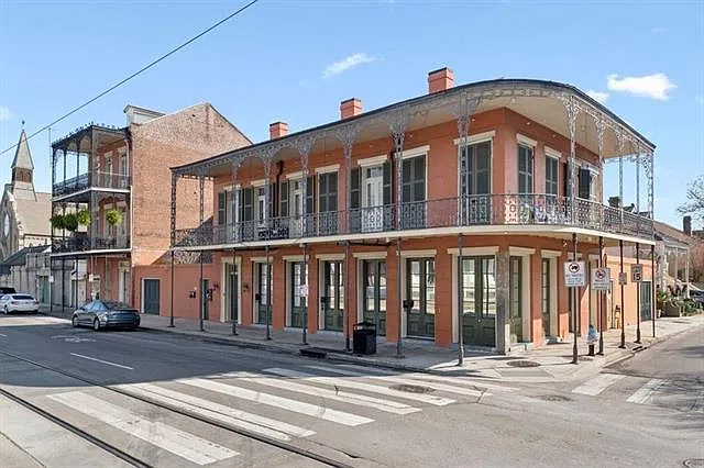 1 bed, 1.5 bath, 645 sqft, $1,850 — Photo 1