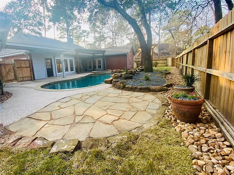 39 Silent Brook Pl — Photo 41