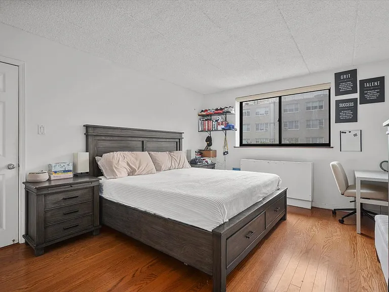 3220 Fairfield Ave #4D — Photo 14