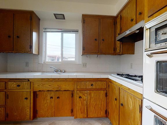 3rd image of 11925 Ramona Ave #B