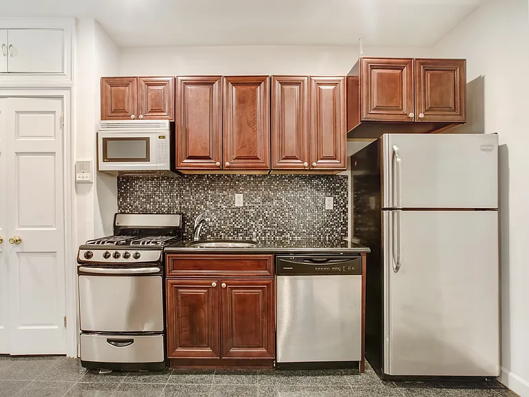 416 E 73rd St #2B — Photo 2