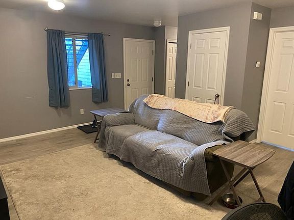 5th image of 900 W Park Ave APT 3