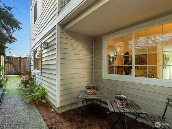 633 NW 85th Street #101, Seattle, WA 98117