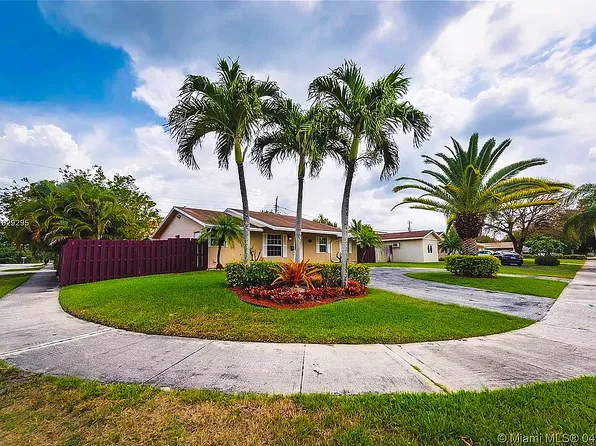 6645 Franklin St, Hollywood, FL 33024
