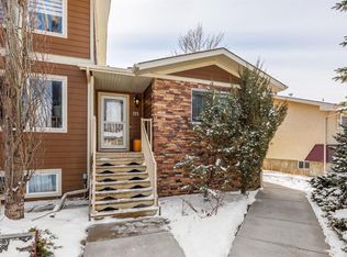 323 N 4th Ave #111, Strathmore, AB T1P 1B5