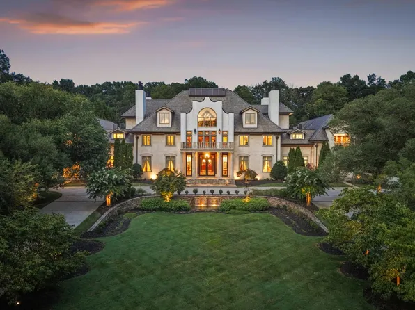 8843 Forest Creek Ln, Ooltewah, TN 37363