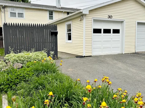 30 Mount Desert Drive, Bangor, ME 04401