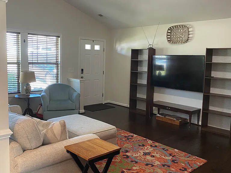 627 Fountainbrook Ln — Photo 4