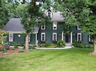 W310N4984 Old Steeple Rd, Hartland, WI 53029