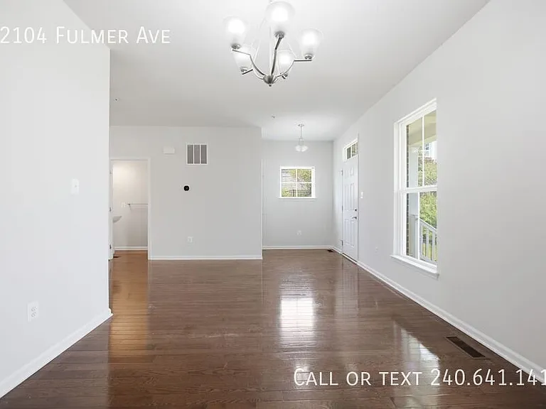 22104 Fulmer Ave — Photo 4
