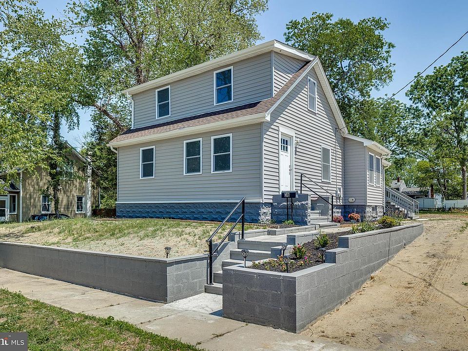 1st image of 36 Atlantic Ave