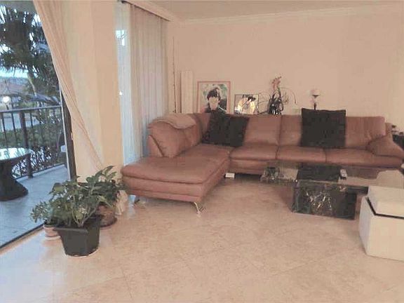2nd image of 290 174th St APT 401