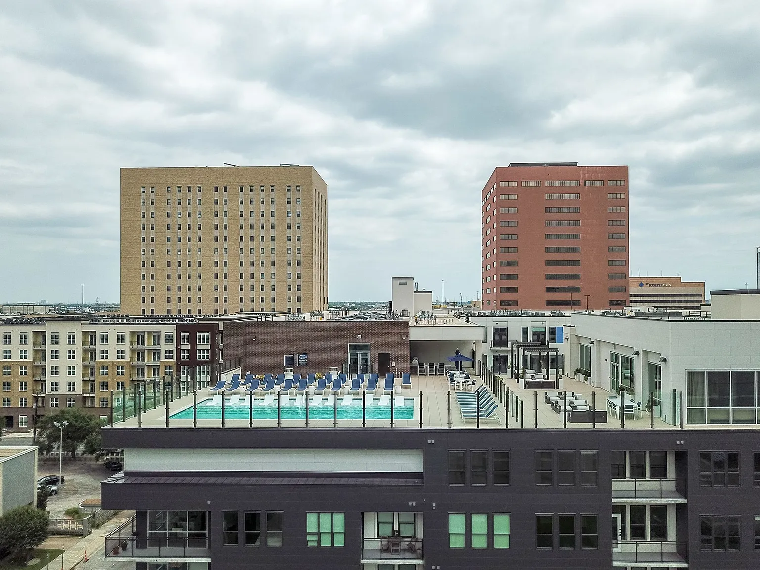 Eighteen25 Downtown — Photo 4