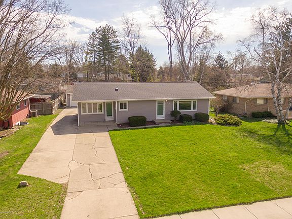 5th image of 205 Woodhaven Dr