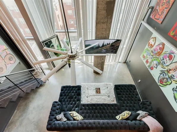 2000 Bagby St APT 7422, Houston, TX 77002