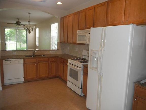 5th image of 704 Duchess Ct