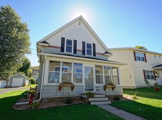 471 14th St, Red Wing, MN 55066