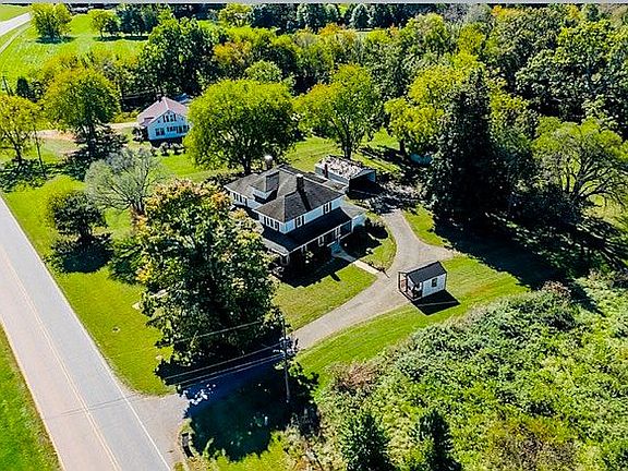 3rd image of 2461 Startown Rd