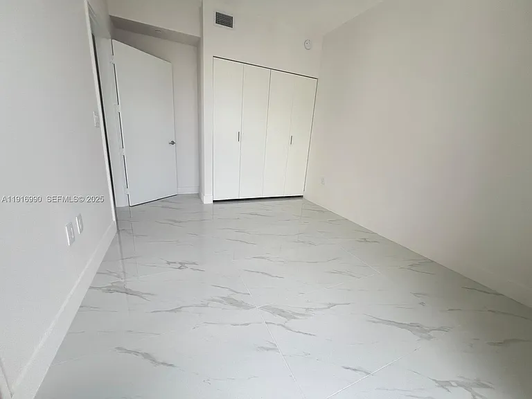 700 NE 24th St #3501 — Photo 3