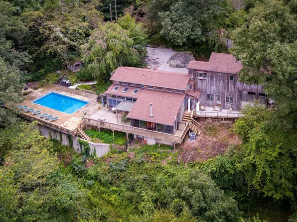 11 Mitchel Terrace, Essex, CT 06442