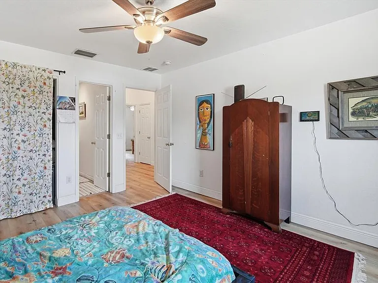 1001 E Reynolds St — Photo 24