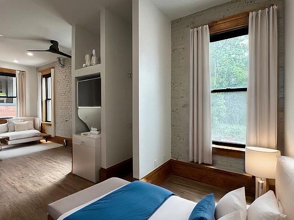 3rd image of 18 Mulberry St #8