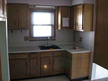 4th image of 4146 Porter Ave