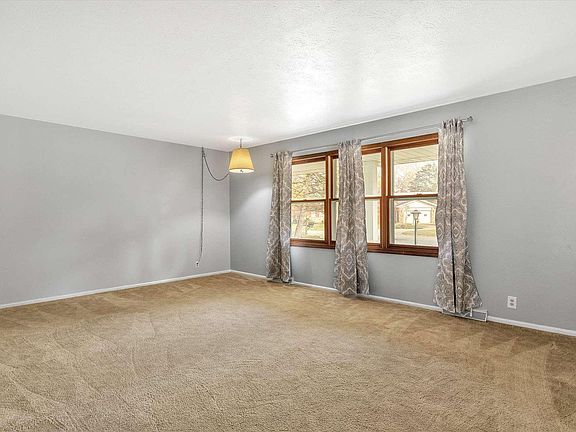 4th image of 59137 Malibar Ct