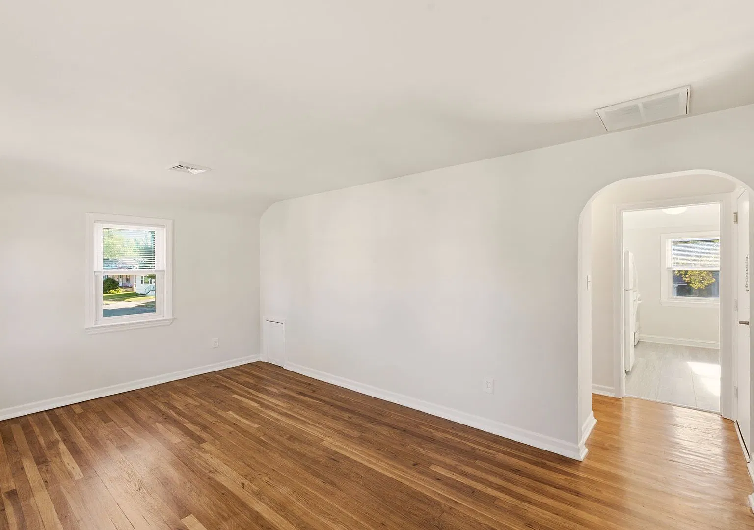 1 Bed | 1 Bath - Manheim Apartments - Oaklyn, NJ - Nice Quiet Neighborhood — Photo 4