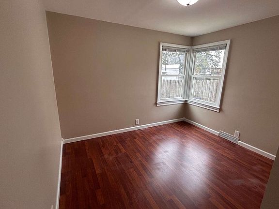 3rd image of 2122 Roosevelt Ave