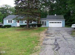 407 Skokorat Rd, Beacon Falls, CT 06403