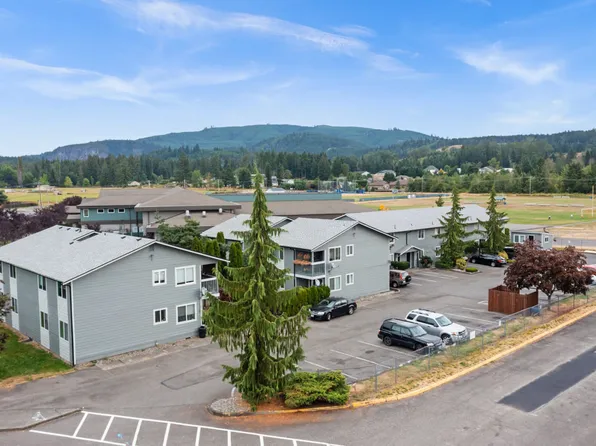 Village Glen Apartments, 202 Carter St E #8, Eatonville, WA 98328
