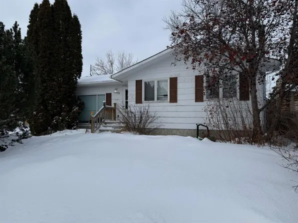 3006 E 52nd Ave, Lloydminster, AB T9V 1P5