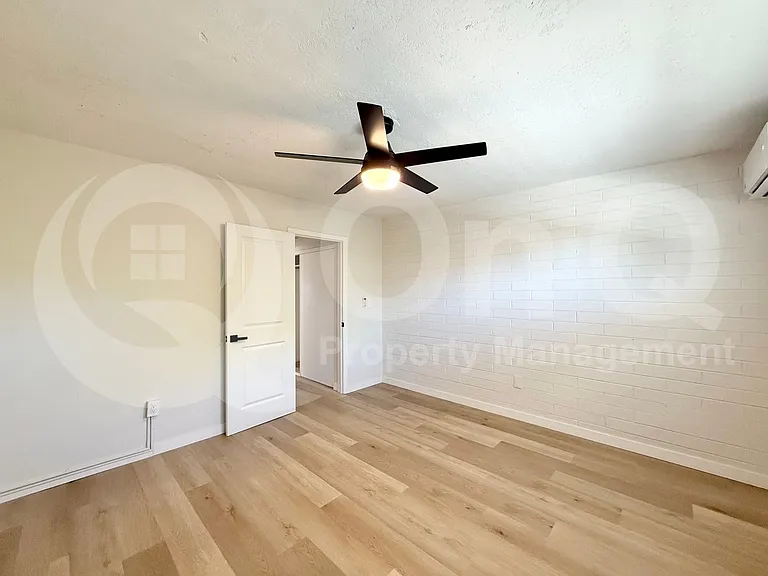 25 E Eva St #13 — Photo 11