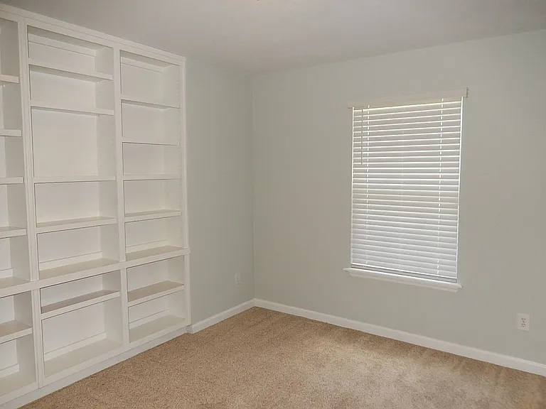 1858 Vineland Ln — Photo 26