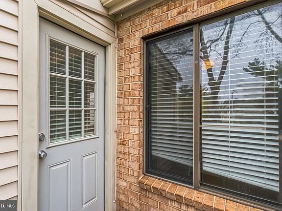 4th image of 9682 Brassie Way