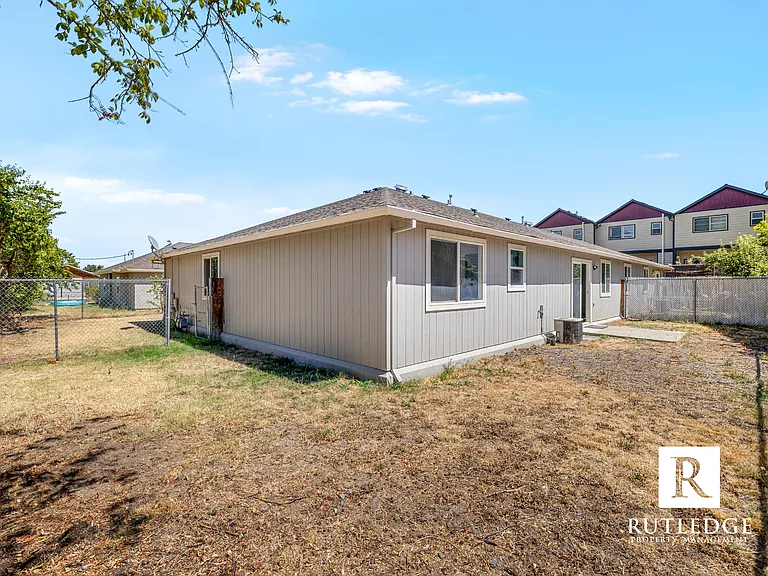 164 S Haskell St — Photo 16