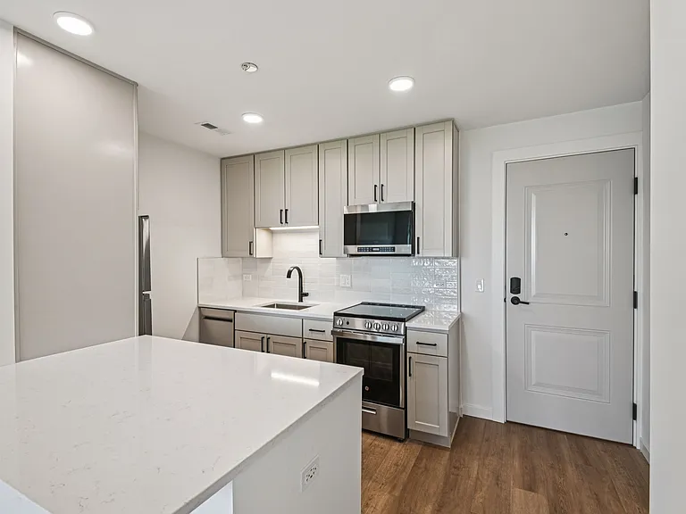 The Nest at Lincoln Park West — Photo 54