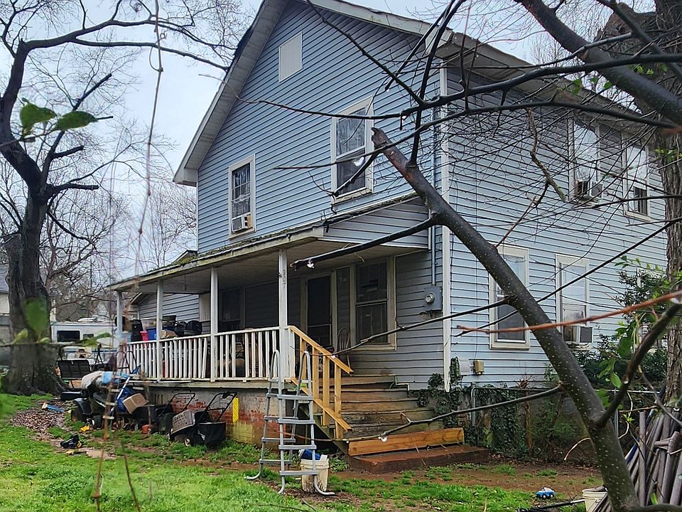 1st image of 205 Avenue D SE