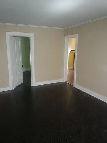 Living Room - 318 Union Ave NE #2