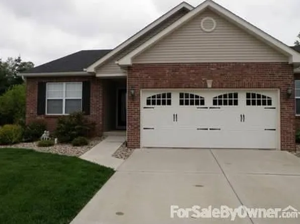 465 Bandmour Pl, O'Fallon, IL 62269